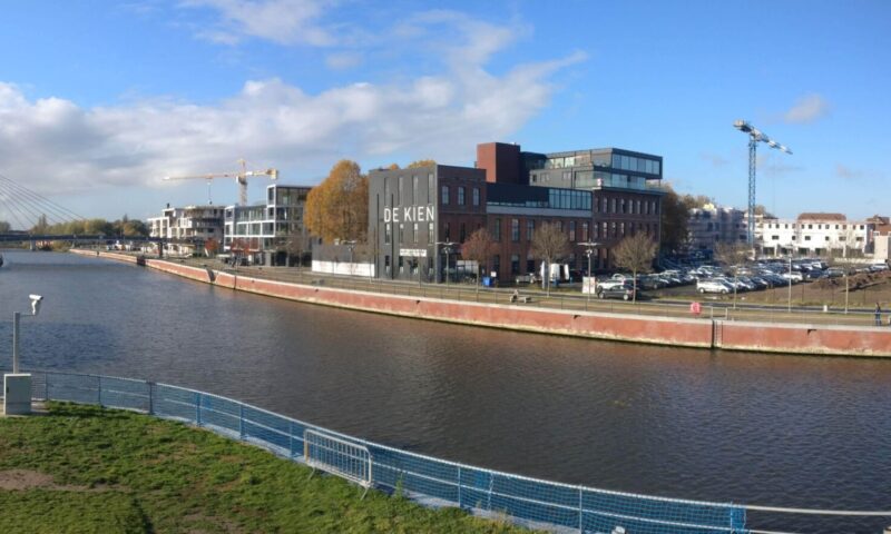 Cronos aan de Leie gebouw